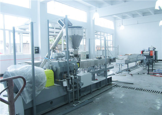 Chine Longue fibre de verre enduisant la ligne capacité de production élevée d'extrusion de vis de jumeau de LFRT fournisseur