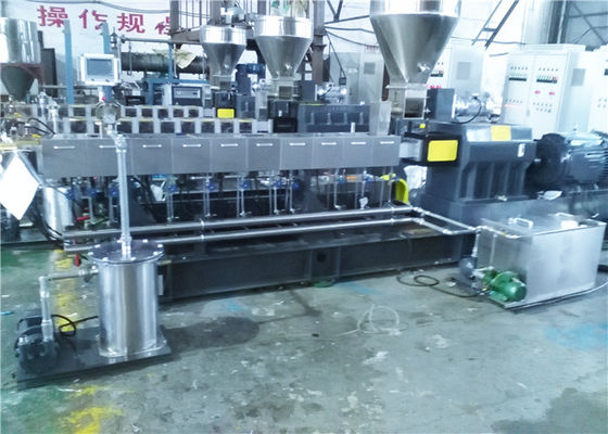 Chine Couple élevé 400kg/hr, machine d'extrudeuse en plastique jumelle de vis d'extrusion de feuille de plastique fournisseur