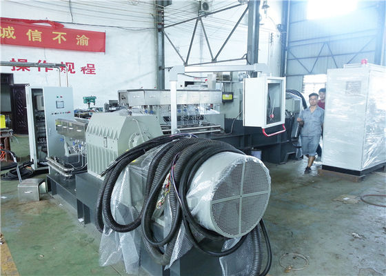 Chine extrudeuse 600kg/hr à deux étages pour le système de granulation de PVC avec le système de pelletisation fournisseur